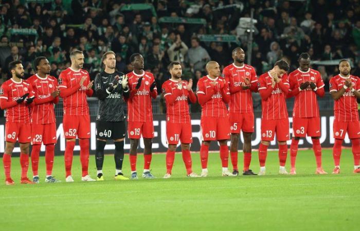 Los aficionados del Montpellier enviados a casa tras la violencia ante el Saint-Etienne-MHSC