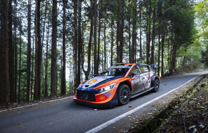 WRC Japón: Neuville vuelve a la 7.ª plaza y encuentra una situación favorable, otra especial este sábado (vídeo en directo a las 11:05)