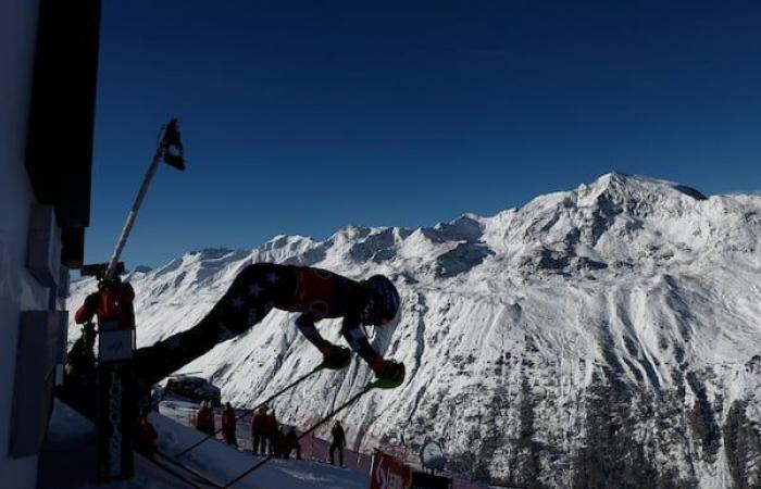 Shiffrin gana la Copa del Mundo de slalom y busca su victoria número 100 en Norteamérica