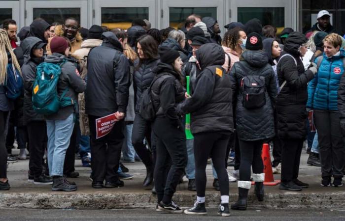 Cada vez más funcionarios federales, pero cada vez peores servicios