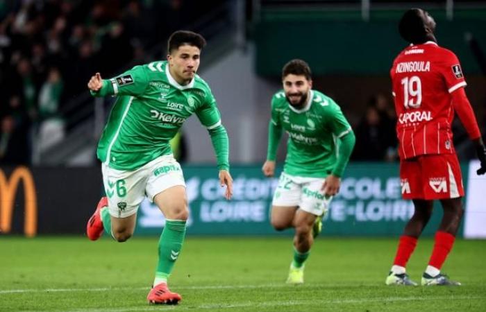 Ganador del duelo mal clasificado, Saint-Étienne deja al Montpellier en el banquillo