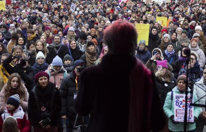 Miles de personas se manifestaron en Berna contra la violencia contra las mujeres – rts.ch