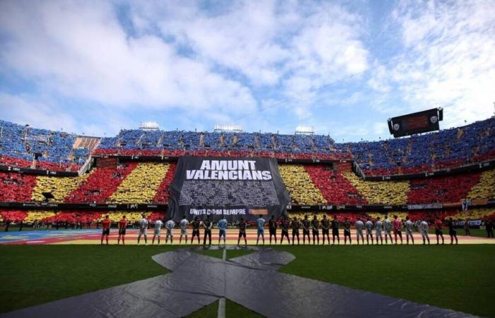 En Valencia, emoción y un homenaje vibrante por el primer partido desde las terribles inundaciones