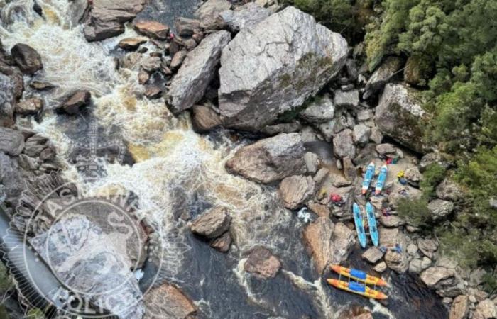 “Una cuestión de vida o muerte”: un hombre amputado tras permanecer atrapado durante 20 horas entre rocas en Australia