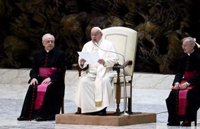 ¿Por qué el Papa Francisco va a Córcega, pero no a Notre-Dame?