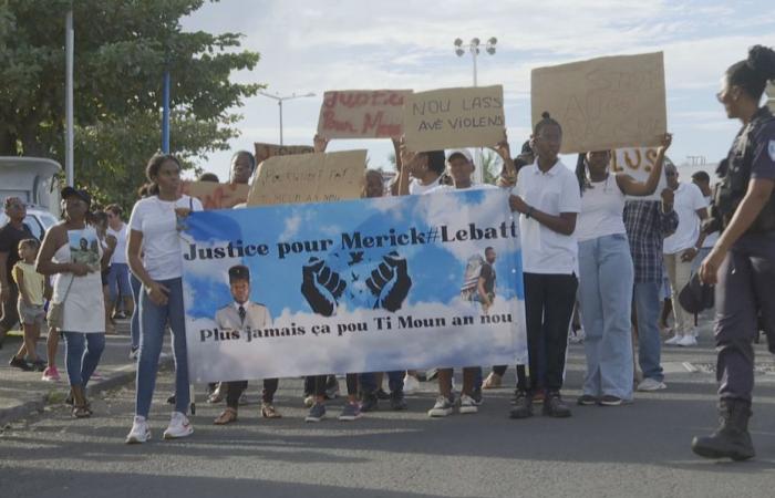 Una marcha blanca en las calles de Le Moule por Merick Mathoré, soldado guadalupeño asesinado en Besançon