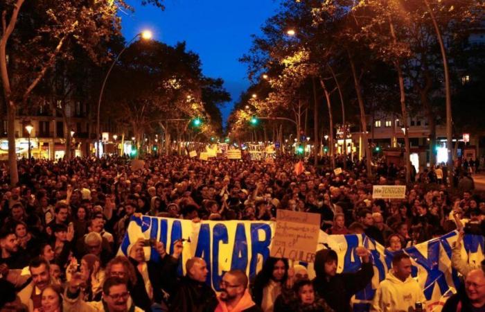 Miles de personas se manifiestan en Barcelona contra los precios de la vivienda