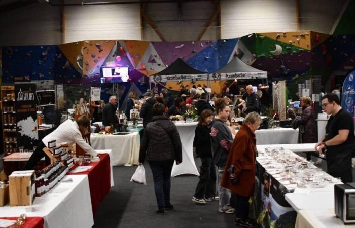 Concurso de tartas y pan de especias para el último día de la feria gastronómica de Bains-sur-Oust