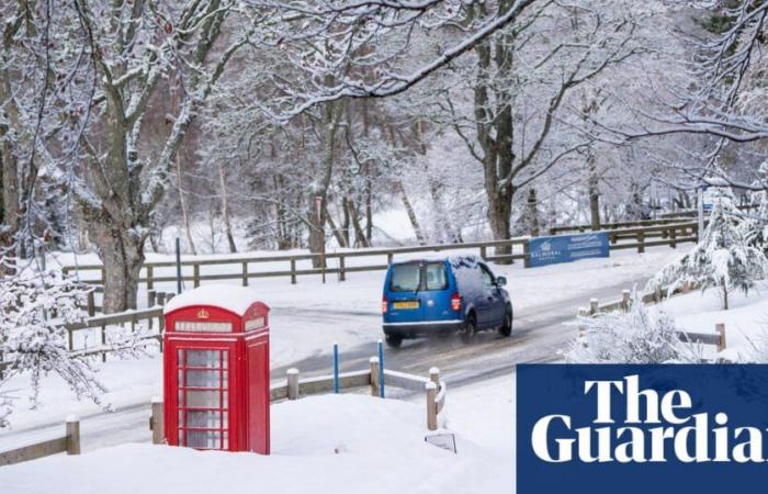 La nieve cierra carreteras y líneas ferroviarias mientras la tormenta Bert llega al Reino Unido | El clima del Reino Unido