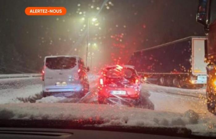 La E42 paralizada parcialmente anoche por la nieve: “caos total”