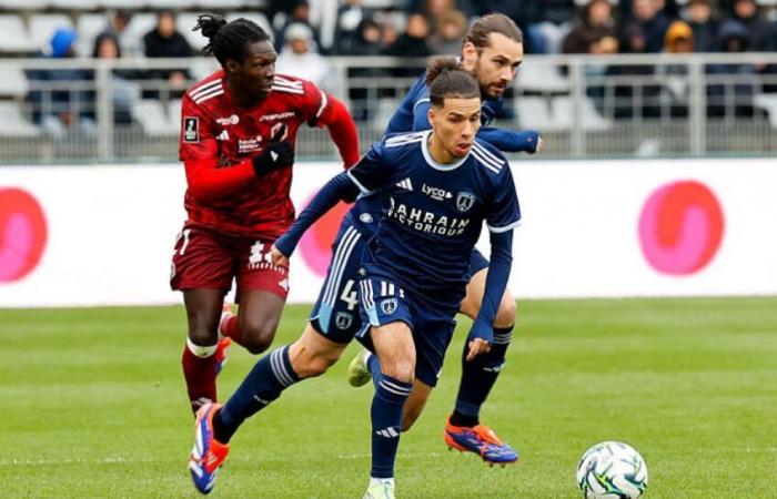 Paris FC frenado por Annecy en el descanso