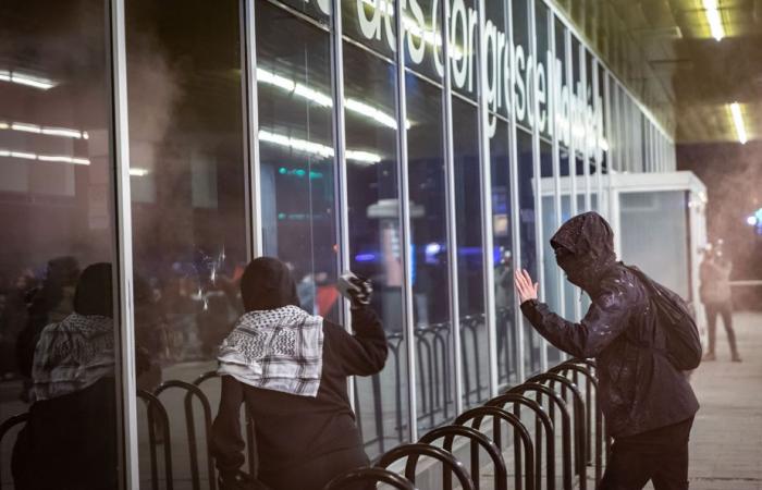 Manifestación contra la OTAN en Montreal | La violencia condenada por varios políticos