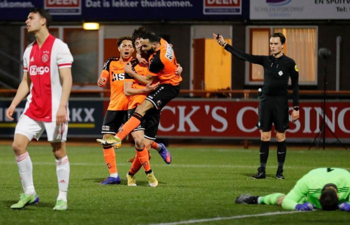 Encuentro de Holanda Septentrional con Jong Ajax en el Kras Stadium