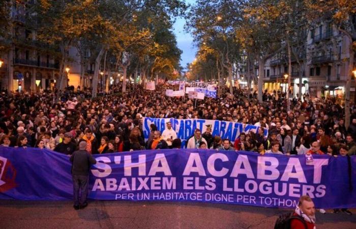 Manifestación en Barcelona contra la explosión de los precios del alquiler