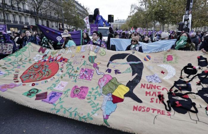 En París, miles de manifestantes contra la violencia contra las mujeres