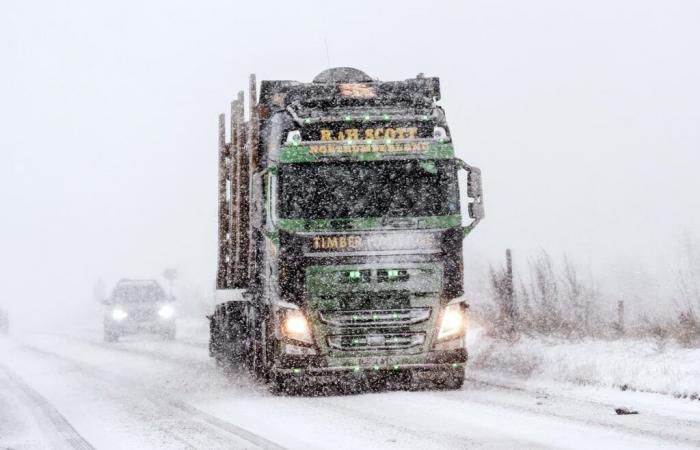 Storm Bert más reciente: Met Office emite una severa advertencia de “riesgos múltiples” mientras la nieve, la lluvia y el viento azotan el Reino Unido