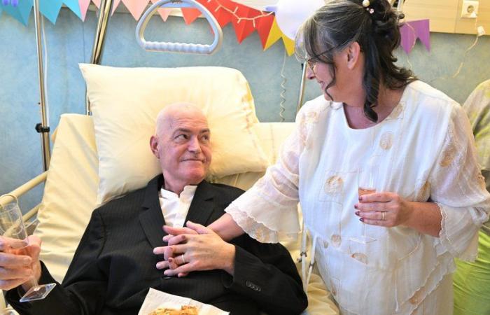 “Está más allá de un matrimonio tradicional”: se dijeron “sí” en una habitación de un hospital en Auch