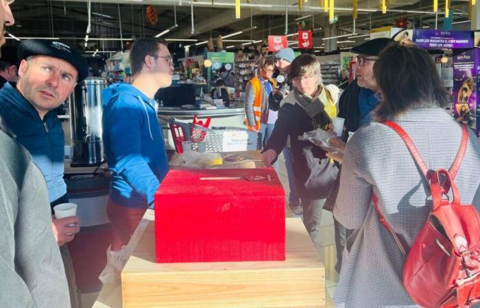 Crisis agrícola en Gironda: operación educativa para jóvenes agricultores en un supermercado