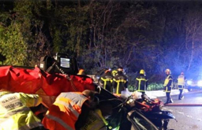 una persona atrapada en su auto