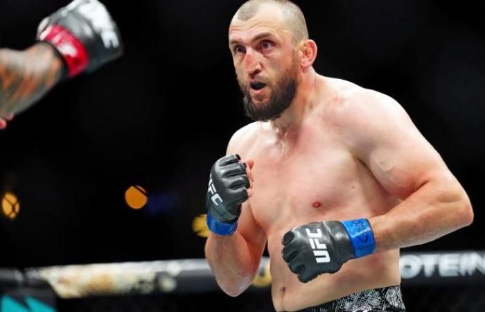 Muslim Salikhov se convierte en el primero en conseguir dos KO con patadas de rueca en la historia de UFC