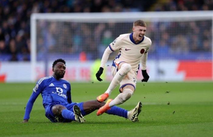 Por qué el VAR no expulsó a Wilfried Ndidi por una entrada de terror a Cole Palmer | Fútbol americano