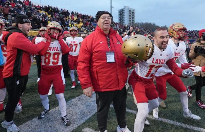 Golden Hawks 17 – Rouge y Or 22 | No hay touchdown, pero sí el trofeo.