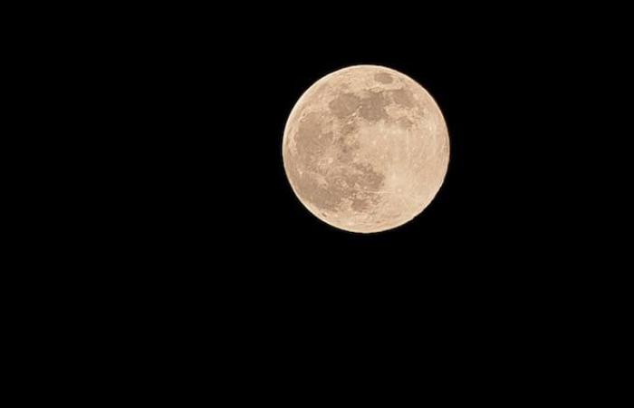 La Tierra se separará de su “mini luna”