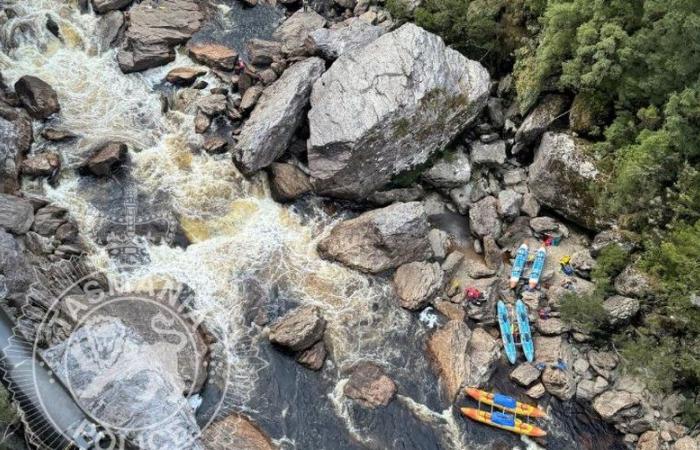 Su pierna permanece atrapada en una grieta durante 20 horas: a un kayakista lo amputan para salvarlo