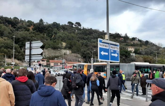 Tráfico en Niza. Se modifica transporte para este evento histórico