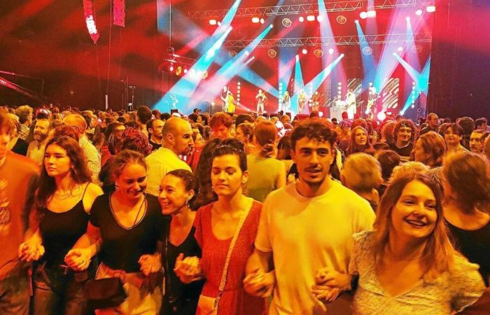 Yaouank: más de 5.000 bailarines en el mayor fest-noz de Bretaña en Rennes