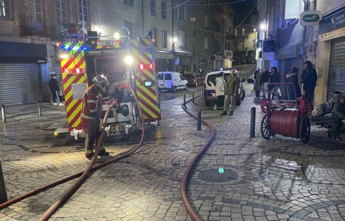 Se produce un incendio en las zonas comunes de un edificio del centro de Mende