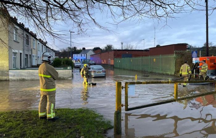 Storm Bert más reciente: advertencias meteorológicas de peligro para la vida por lluvia y viento en el Reino Unido mientras 300 áreas afectadas por riesgo de inundaciones