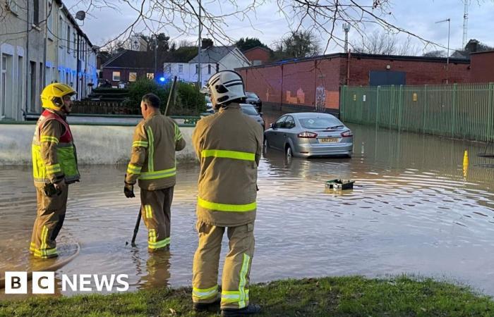 Decenas de advertencias de inundaciones tras la muerte de un hombre