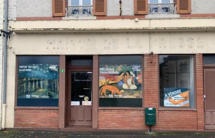 En Neuvy-sur-Barangeon, pinturas maestras en las fachadas de comercios cerrados