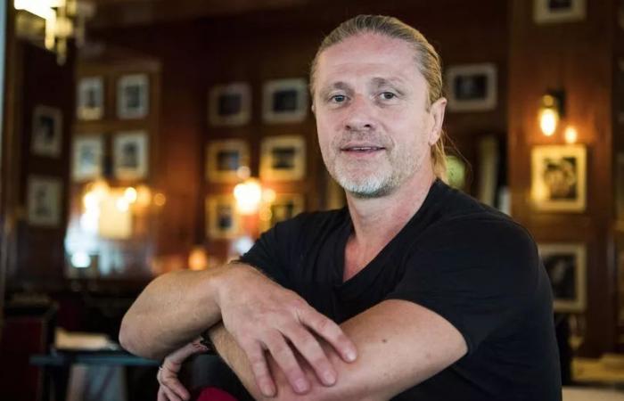 Emmanuel Petit respalda al Chelsea para luchar por el título esta temporada