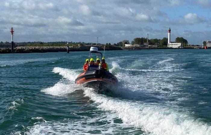 Un windsurfista rescatado en la Costa de Nacre