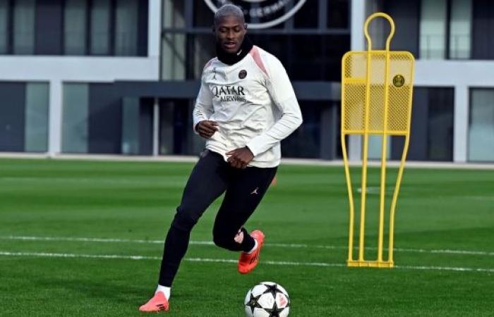 Bayern / PSG – Nuno Mendes presente en el entrenamiento