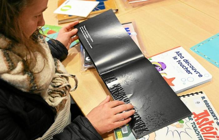 Braille, lupas digitales… La Fiesta del Libro Joven de Morlaix presenta herramientas de lectura para personas con discapacidad visual