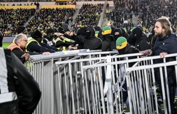 El partido Nantes-Le Havre fue interrumpido durante unos treinta minutos por un intento de invasión del terreno de juego y luego se reanudó.