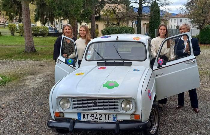 Cruzando el desierto marroquí para dos alumnos de Foix, estos dos futuros profesores de escuela participan en el Trofeo 4L