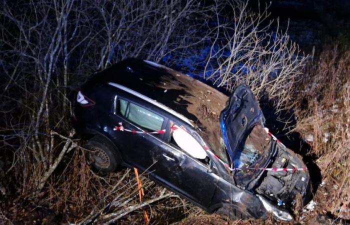 Dudas. Tras abandonar la carretera, el coche acaba en el barranco de Malbuisson