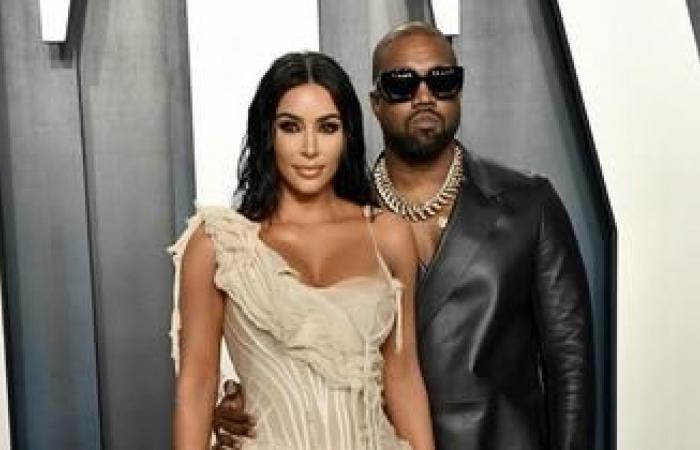 Kanye West demandado por modelo que lo acusa de estrangularla