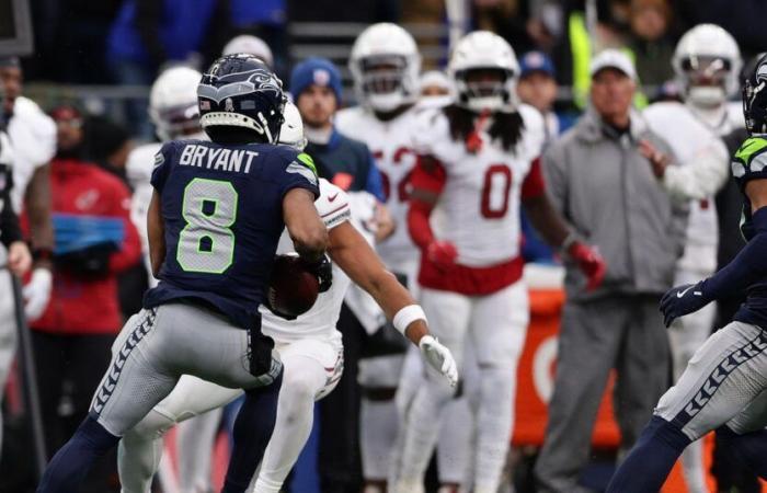 El pick-6 fundamental del safety de los Seahawks, Coby Bryant, se convierte en un regalo de cumpleaños