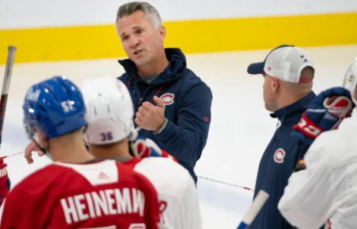 Martin St-Louis desafía a Juraj Slafkovsky ante las cámaras