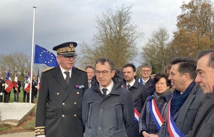 Francia París. Vendée Mouchamps. Bruno RETAILLEAU “¡No me comparo con Georges Clemenceau!” (Ed. Les Sables-d’Olonne)