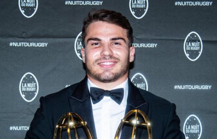 Antoine Dupont celebra su 28 cumpleaños en un lugar muy chic, el jugador de rugby mimado y muy bien rodeado