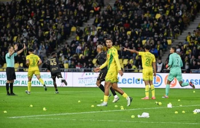 Un Nantes en crisis ve su partido contra el Le Havre parado temporalmente en el tiempo añadido, el Auxerre vence al Angers en la meta