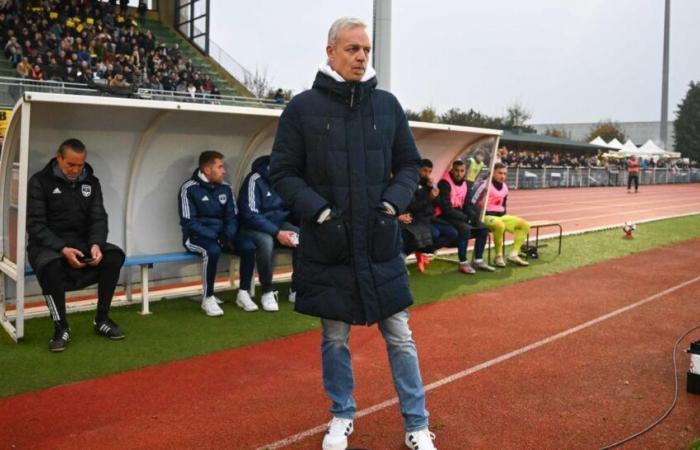 La frustración de Bruno Irles tras el empate ante Saint-Malo