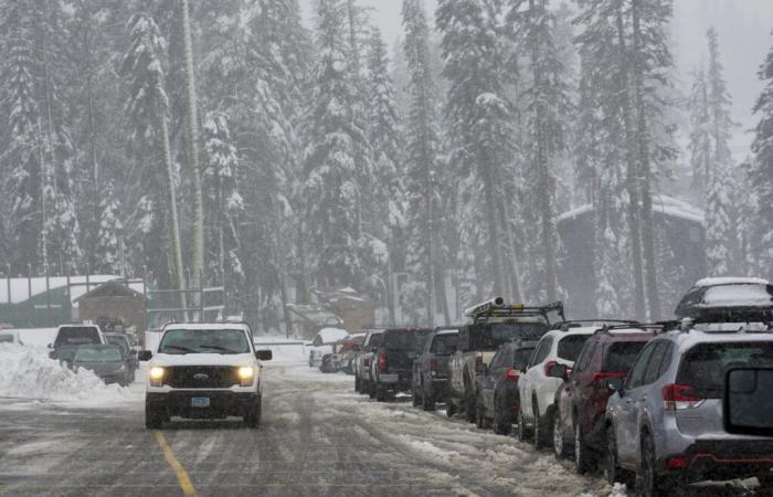 Advertencias de clima invernal para 14 estados con 7 pies de nieve por alcanzar