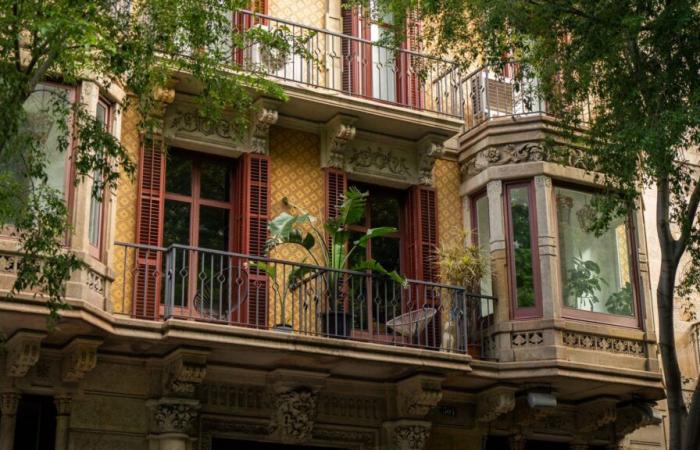 Tras el anuncio de prohibición en Barcelona, ​​Airbnb contraataca